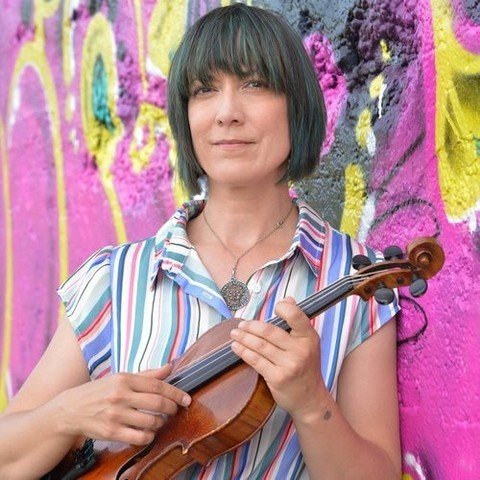 Improvisation-driven West Coast String Summit thrives on interdisciplinary interaction.⁠
⁠
Featuring artists from Laura Ortman to Jesse Zubot and Pura F&eacute;, Improvised Arts Society event spans cello looping, crocheting with music, and an Indigen