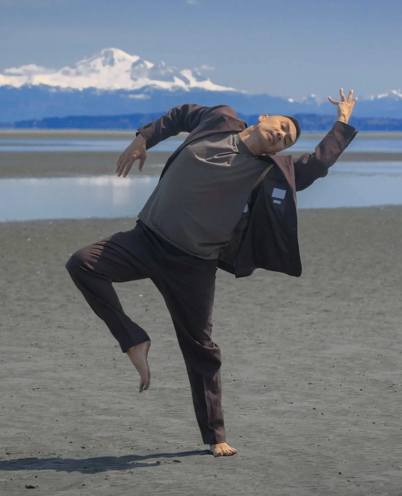 In Eternal Gestures, Alvin Erasga Tolentino embodies multifaceted relationships to the land.⁠
⁠
@co.erasga world premiere features commissions by three Indigenous women choreographers: Starr Muranko, Margaret Grenier, and Michelle Olson. Read more at