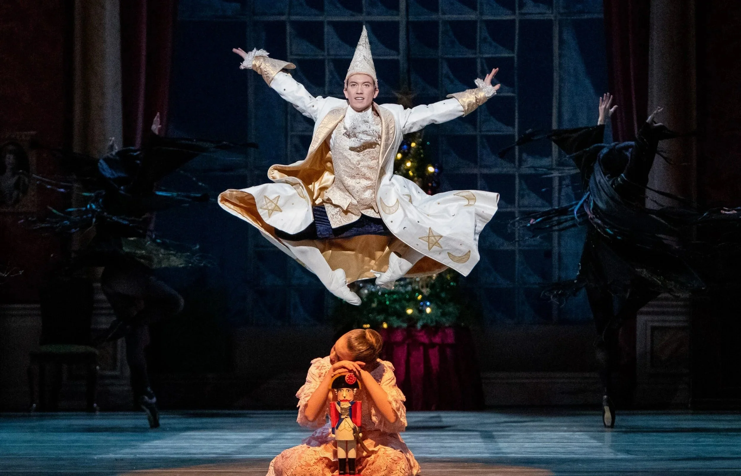 Royal Winnipeg Ballet’s Nutcracker inhabits a snow-dusted Canada, at the Queen Elizabeth Theatre, December 12 to 14