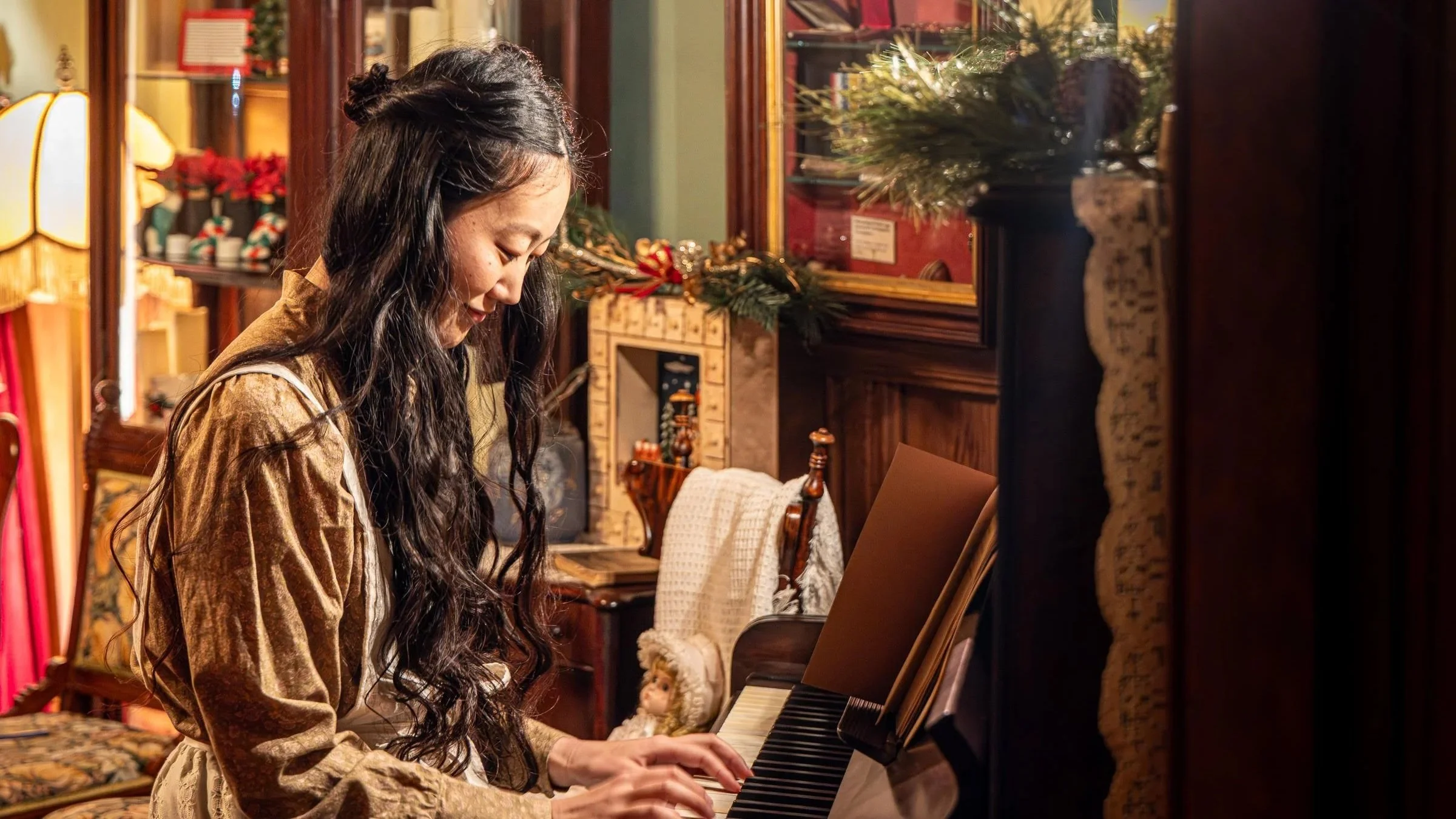 Theatre reviews: Two plays invite viewers into the history-steeped Roedde House Museum