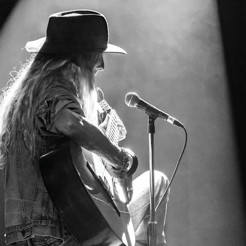 House of Folk revives a Canadian cultural touchstone at the @firehall.arts. 

Tracey Power&rsquo;s new show features songs by Joni Mitchell, Neil Young, Gordon Lightfoot, and other folk icons. Read more at Stir. 

#vancouvermusic #vancouverarts #vanc