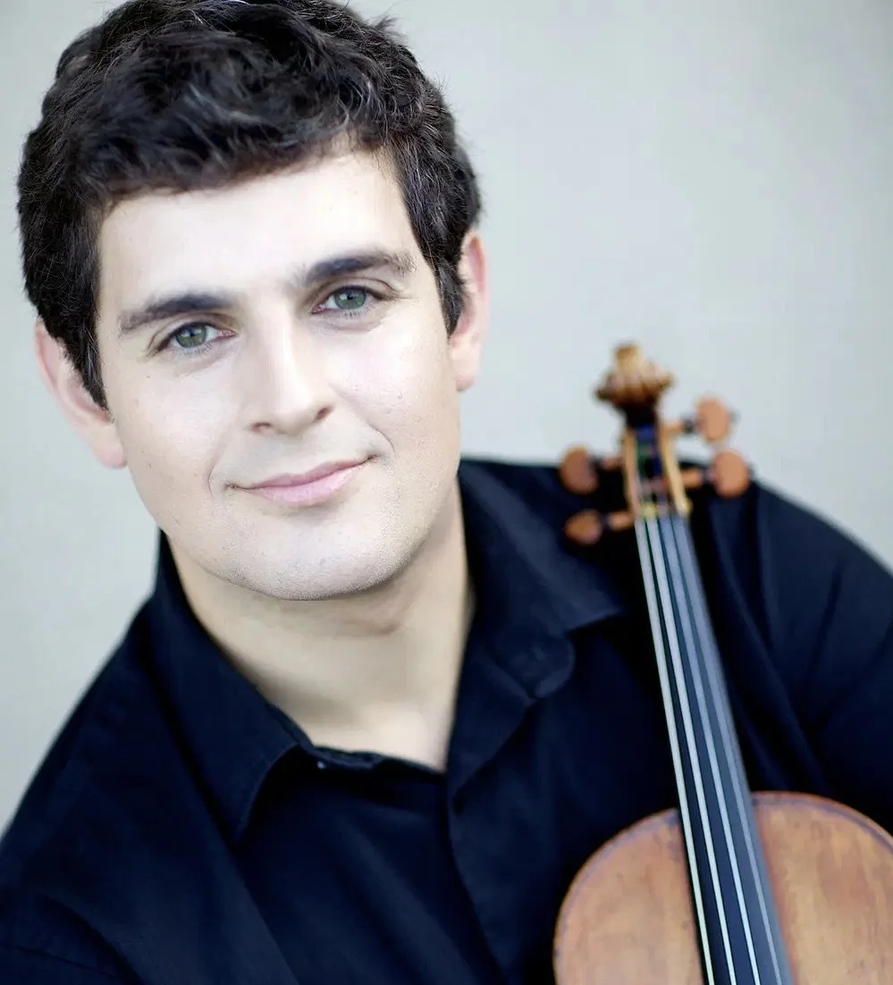 Nicholas Wright conducts candlelit show Enchanted Brilliance: A British Serenade, February 26