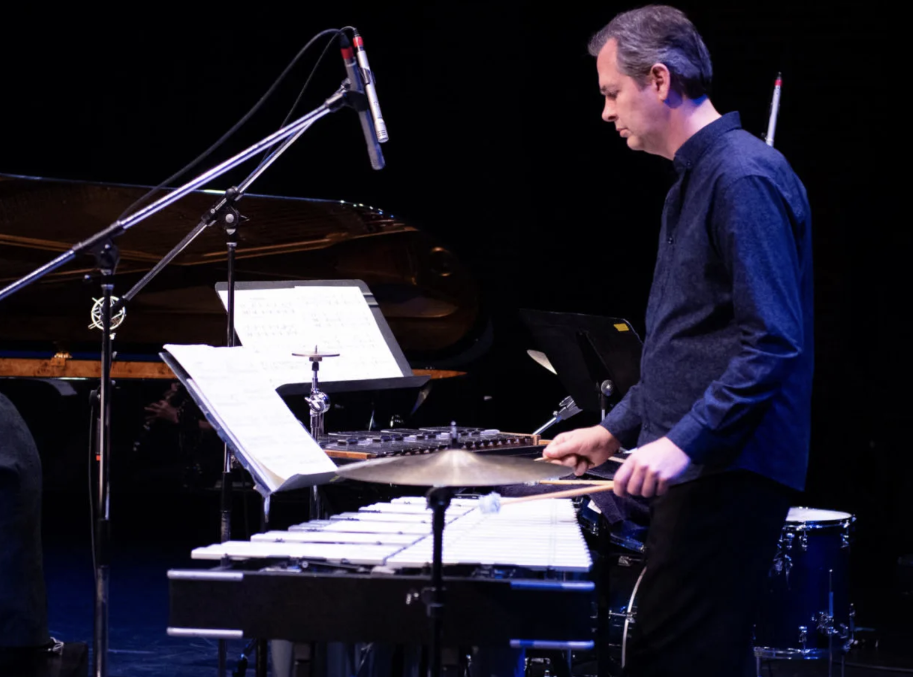 Pulsing instruments and voices weave dreamlike patterns in Steve Reich’s Music for 18 Musicians