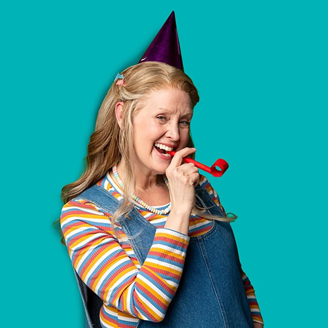 At the Arts Club, Kimberly Akimbo magnifies the highs and lows of adolescence. 

Lisa Horner plays a 16-year-old girl whose rare genetic condition gives her the appearance of a 72-year-old woman. 

Read more at Stir. 

#vancouverarts #vancouvertheatr