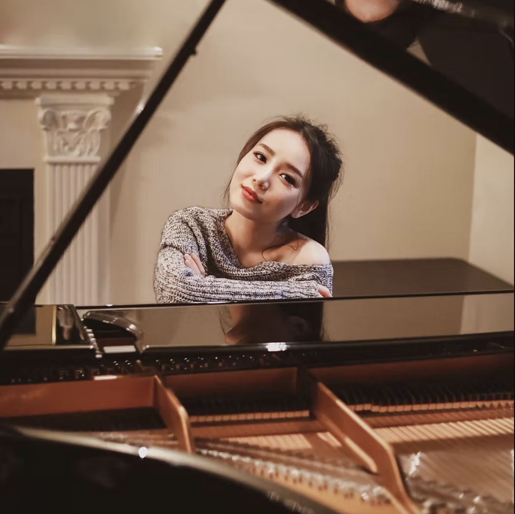 Vancouver pianist Wenwen Du sings the praises of rock-star tenor Ian Bostridge