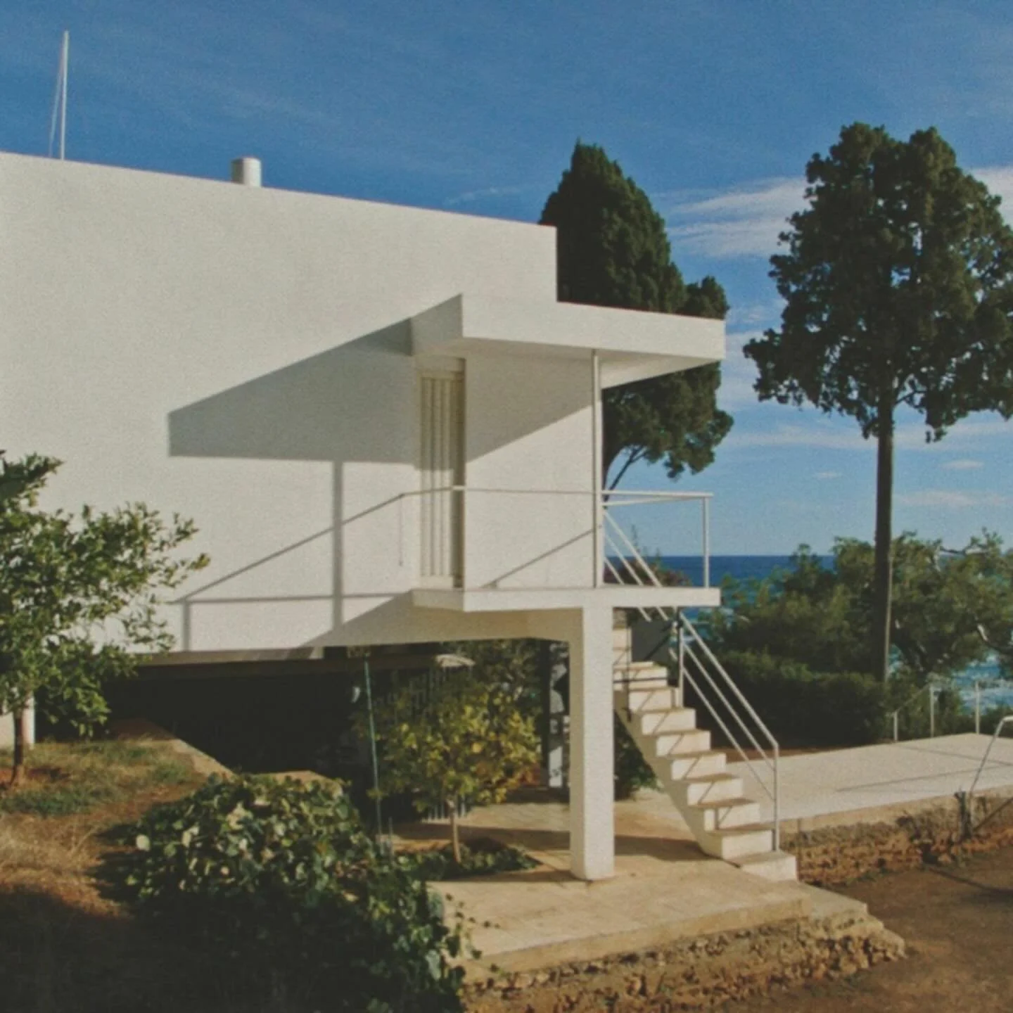 From a home tour of five West Vancouver residences, a film screening of E. 1027: Elieen Gray and the House by the Sea, and much more for architecture buffs. 

Head to Stir for all to expect at @westvancouverartmuseum&rsquo;s West Coast Modern Week, J
