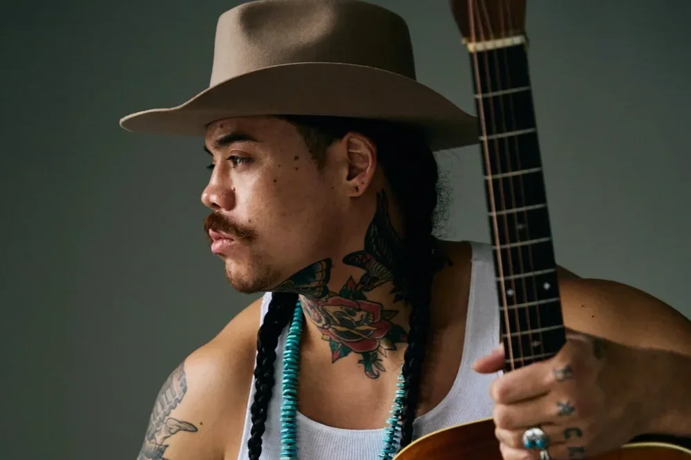 At Come Toward the Fire, singer-songwriter Logan Staats values connections—to both audiences and other Indigenous artists