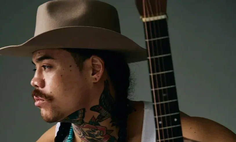 At Come Toward the Fire, singer-songwriter Logan Staats values connections—to both audiences and other Indigenous artists