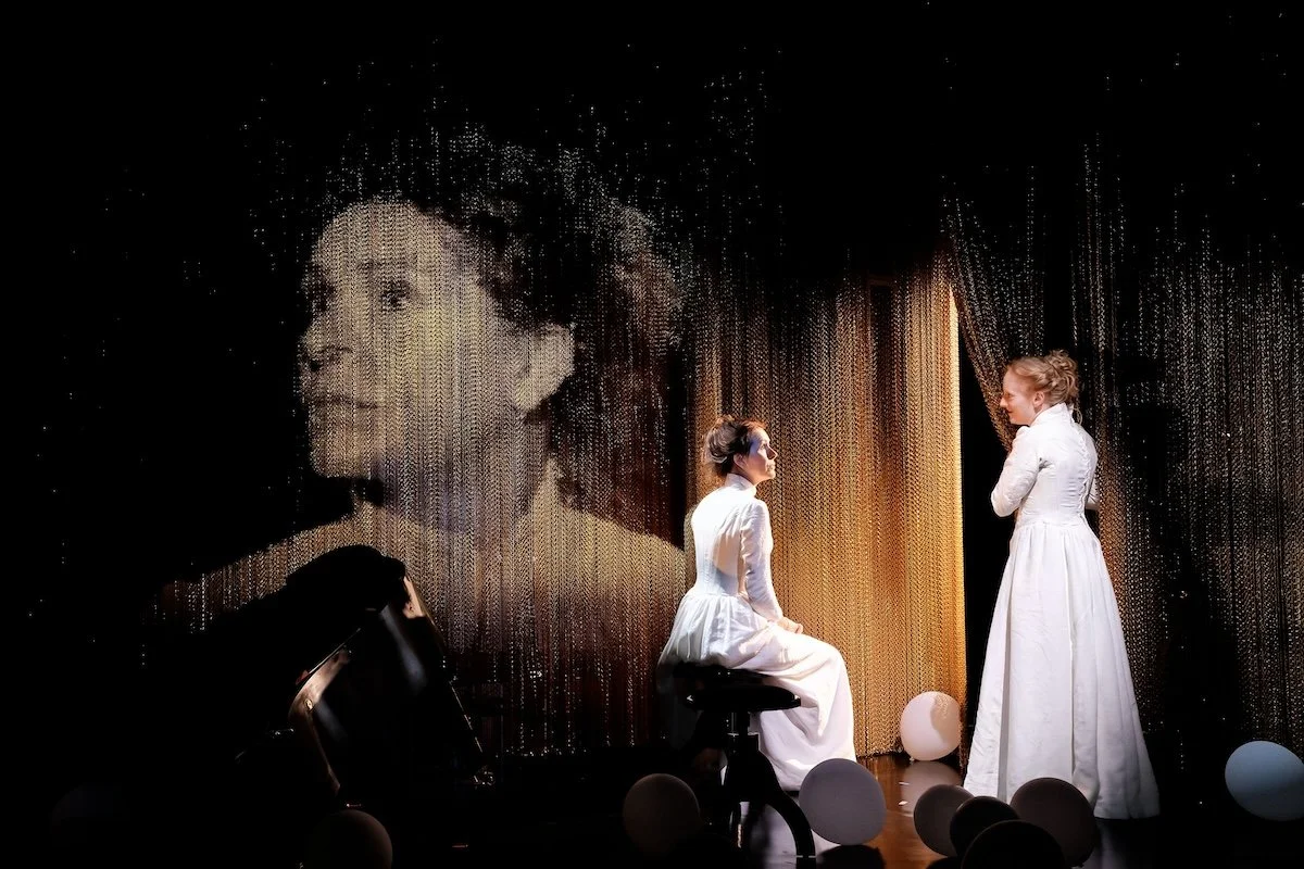 Lumières, lumières, lumières draws on a Virginia Woolf work at Théâtre la Seizième, October 14 to 18