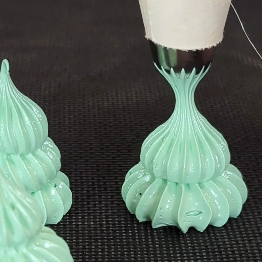 piping christmas tree meringue middles.jpg