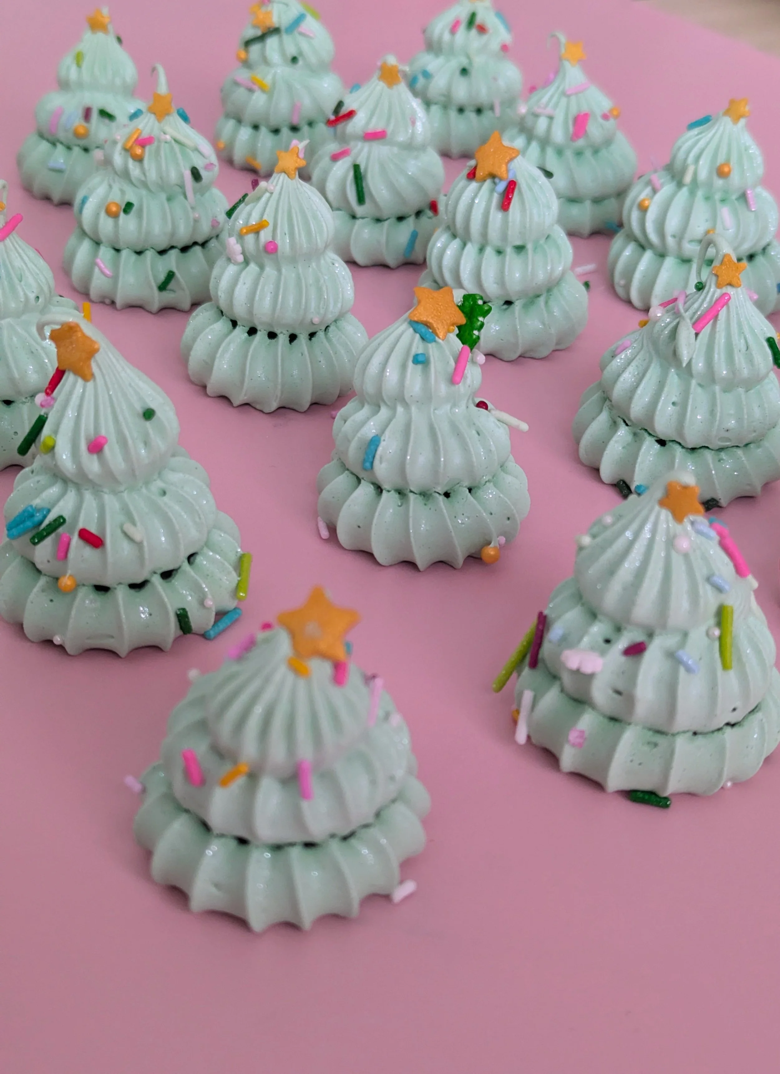 Christmas Tree Meringues