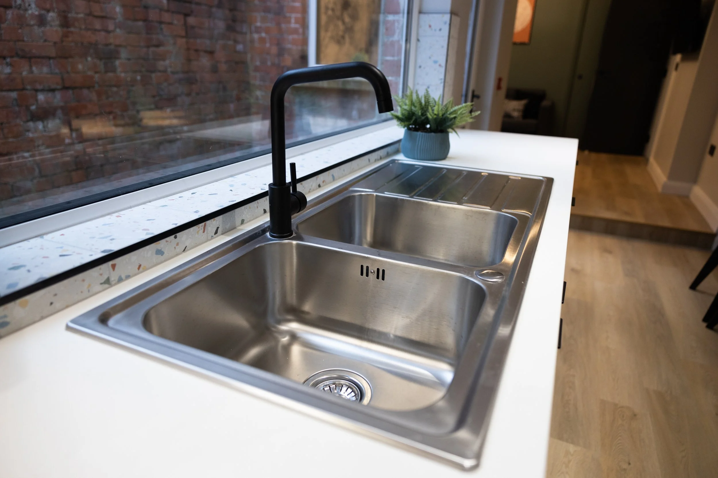 41 Wellesley Ave-23.jpg
