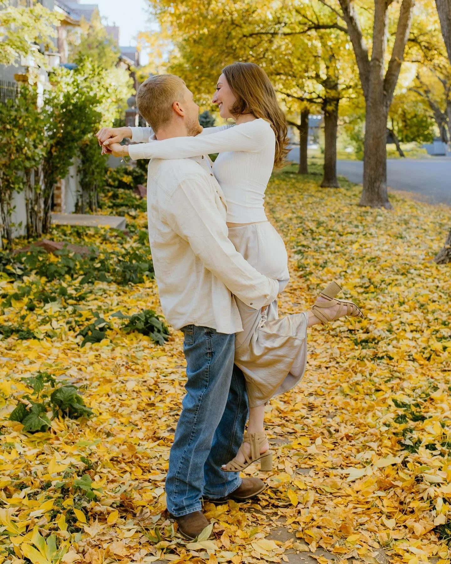 Goodbye October&mdash; thanks for the vibrant leaves, incredible people, and beautiful love stories🤍🍂