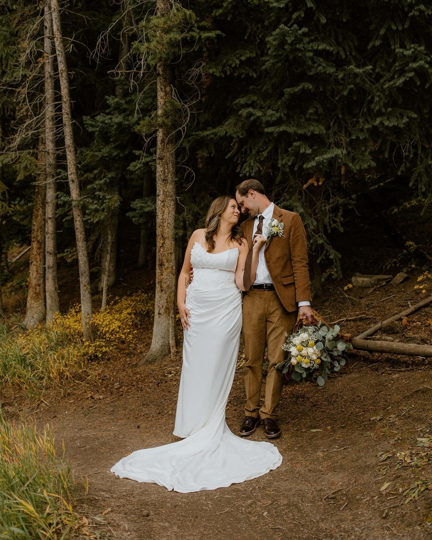 A little PNW-looking moment in the midst of all the Colorado fall colors🤍🌲⛰️