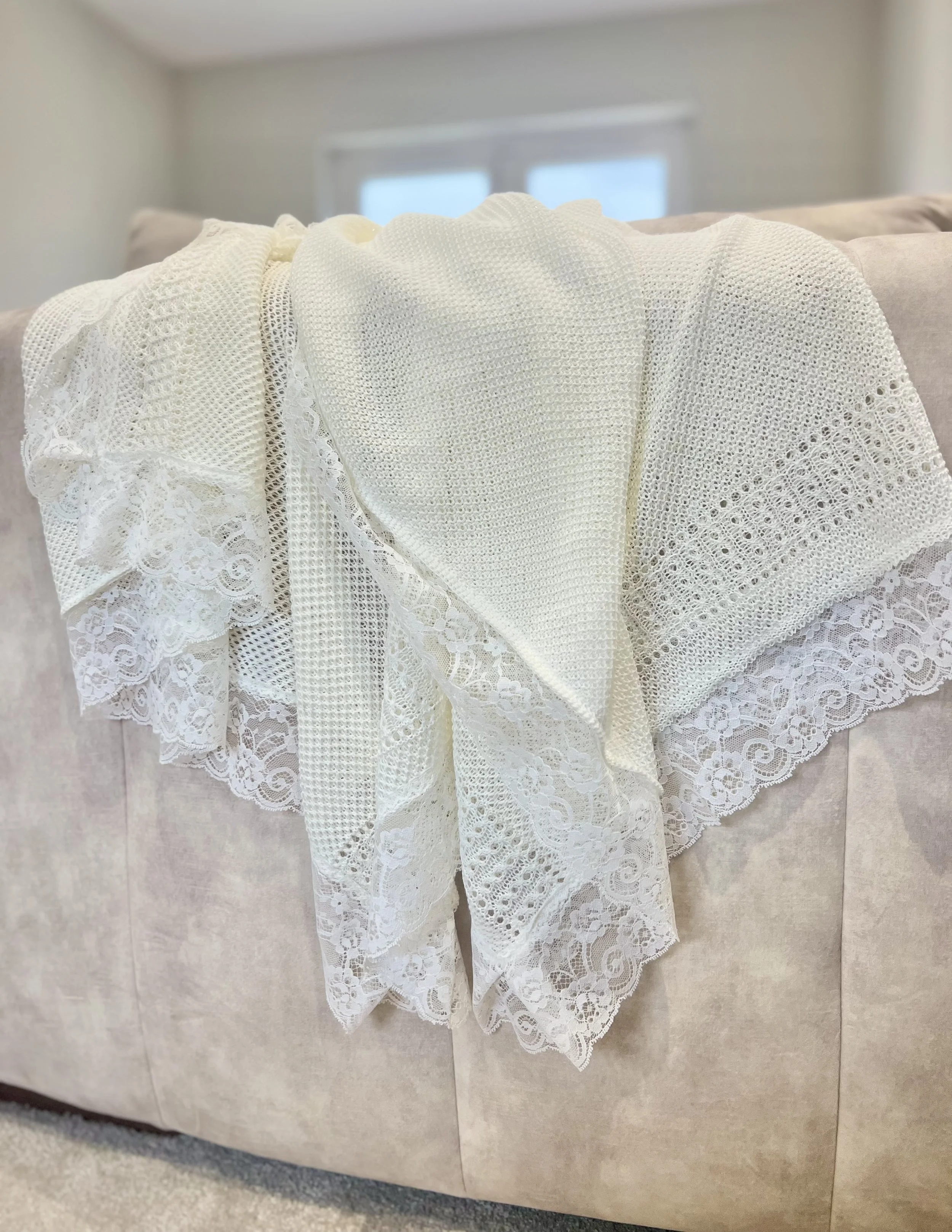 Lace Cielo - Cream Clouds