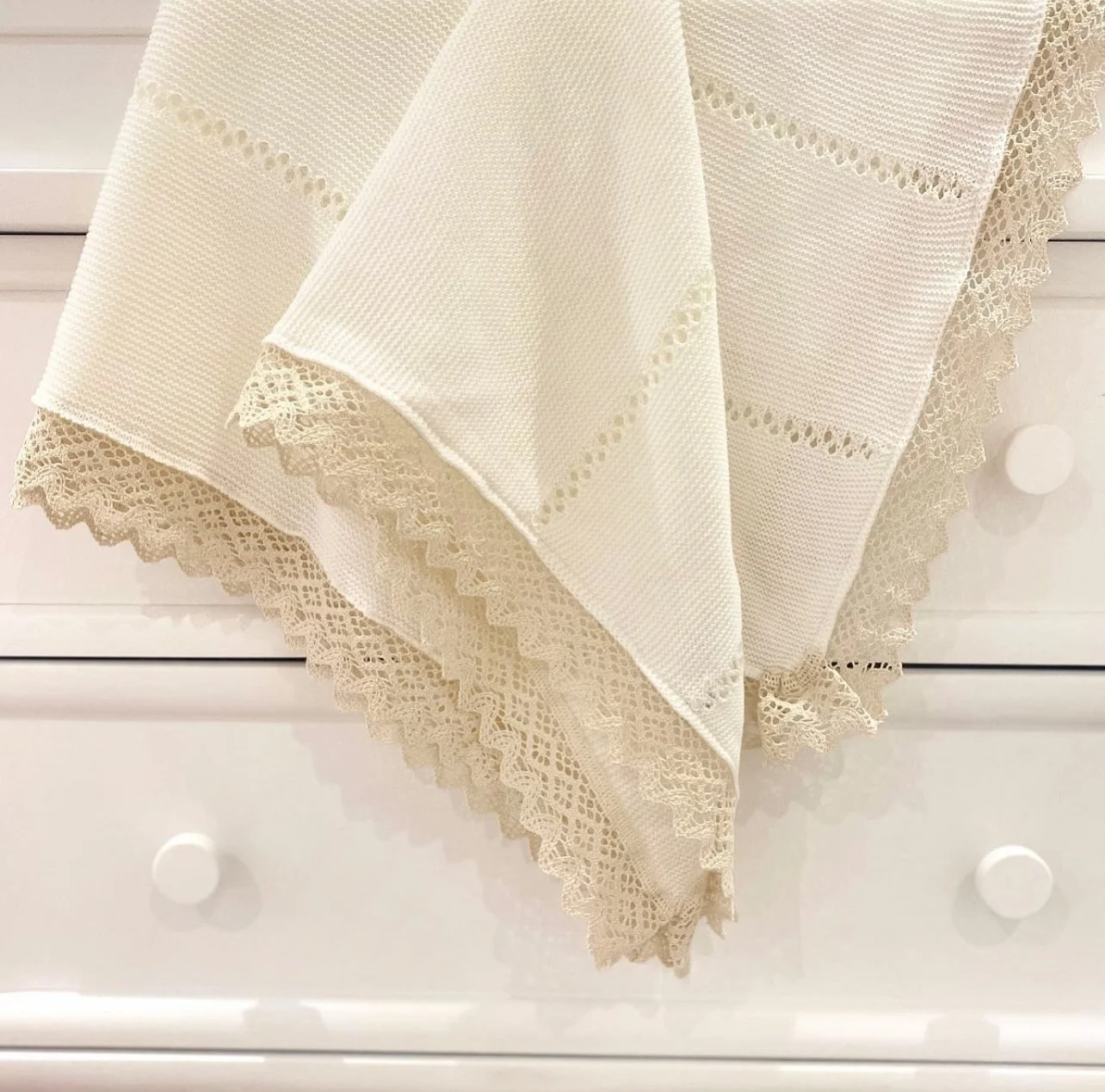 Lucia - Chic Cream Blanket