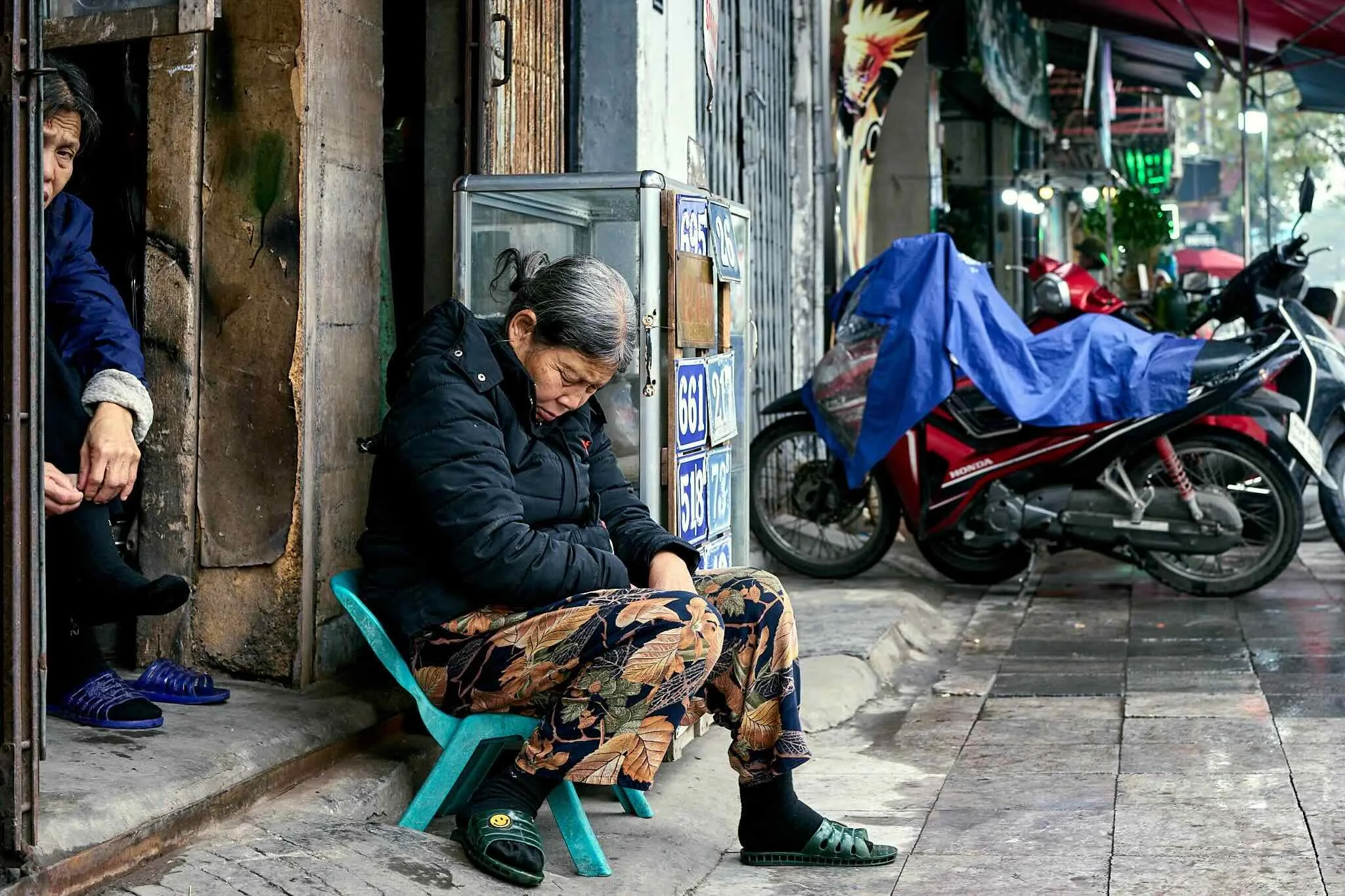 street-photography-hanoi-vietnam-3.jpeg