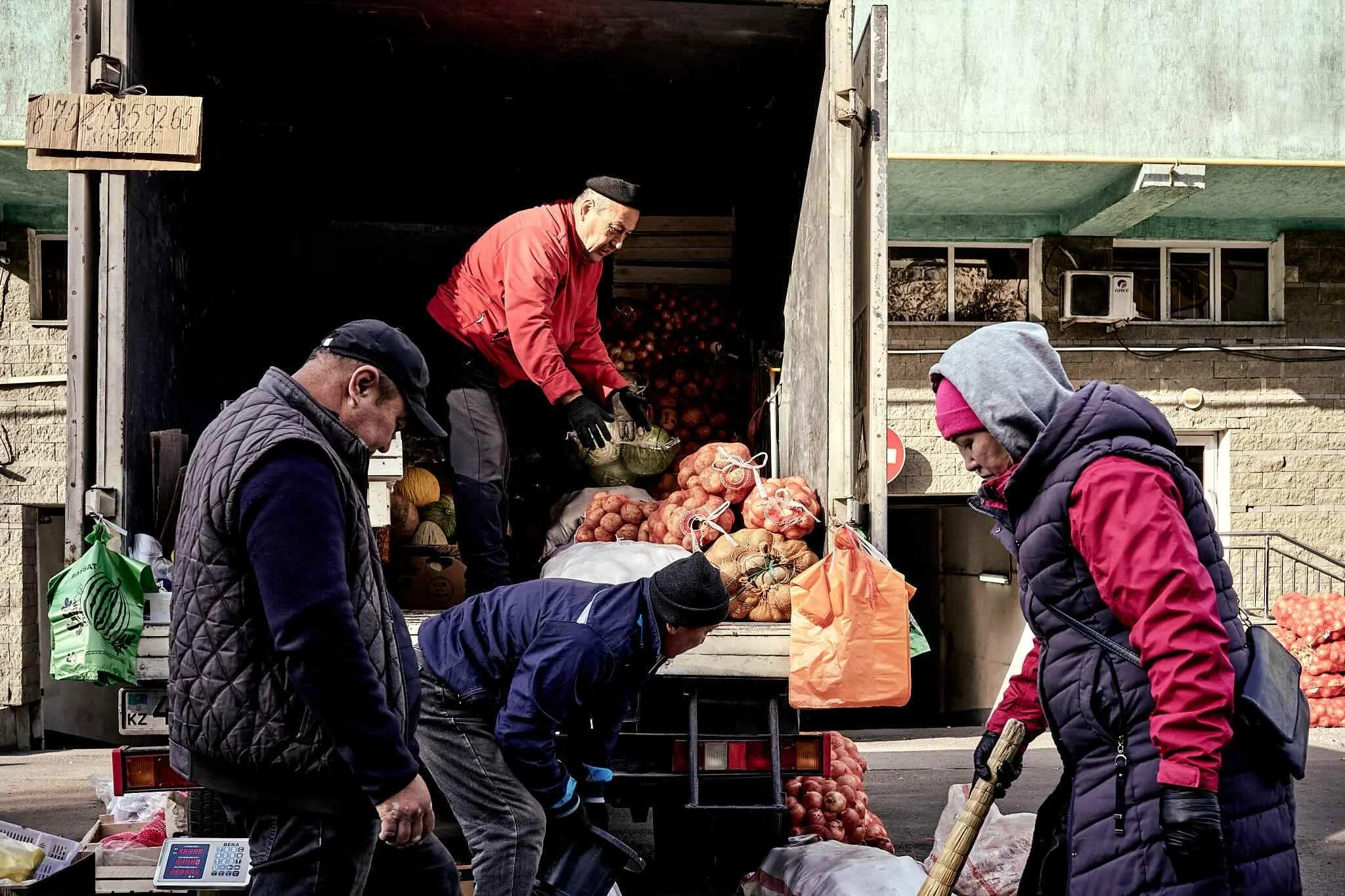street-photography-almaty-kazakhstan.jpeg