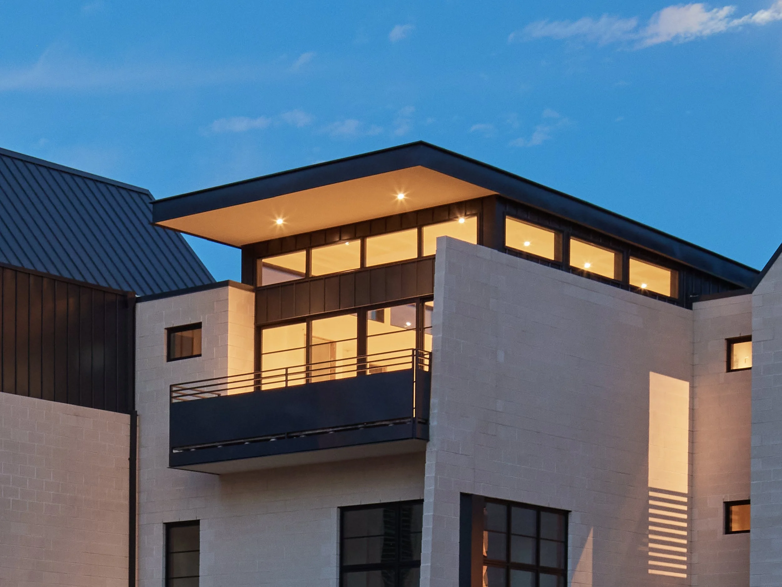 1323 N. Dewey Ave. Exteriors-1.jpg