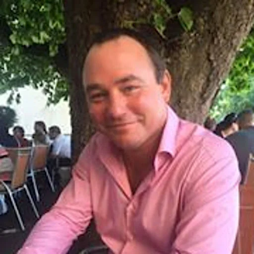 Pete Sarson my good friend that I met in Massachussets. Pete moved to Taiwan and I went to visit him there and now He’s back in England.