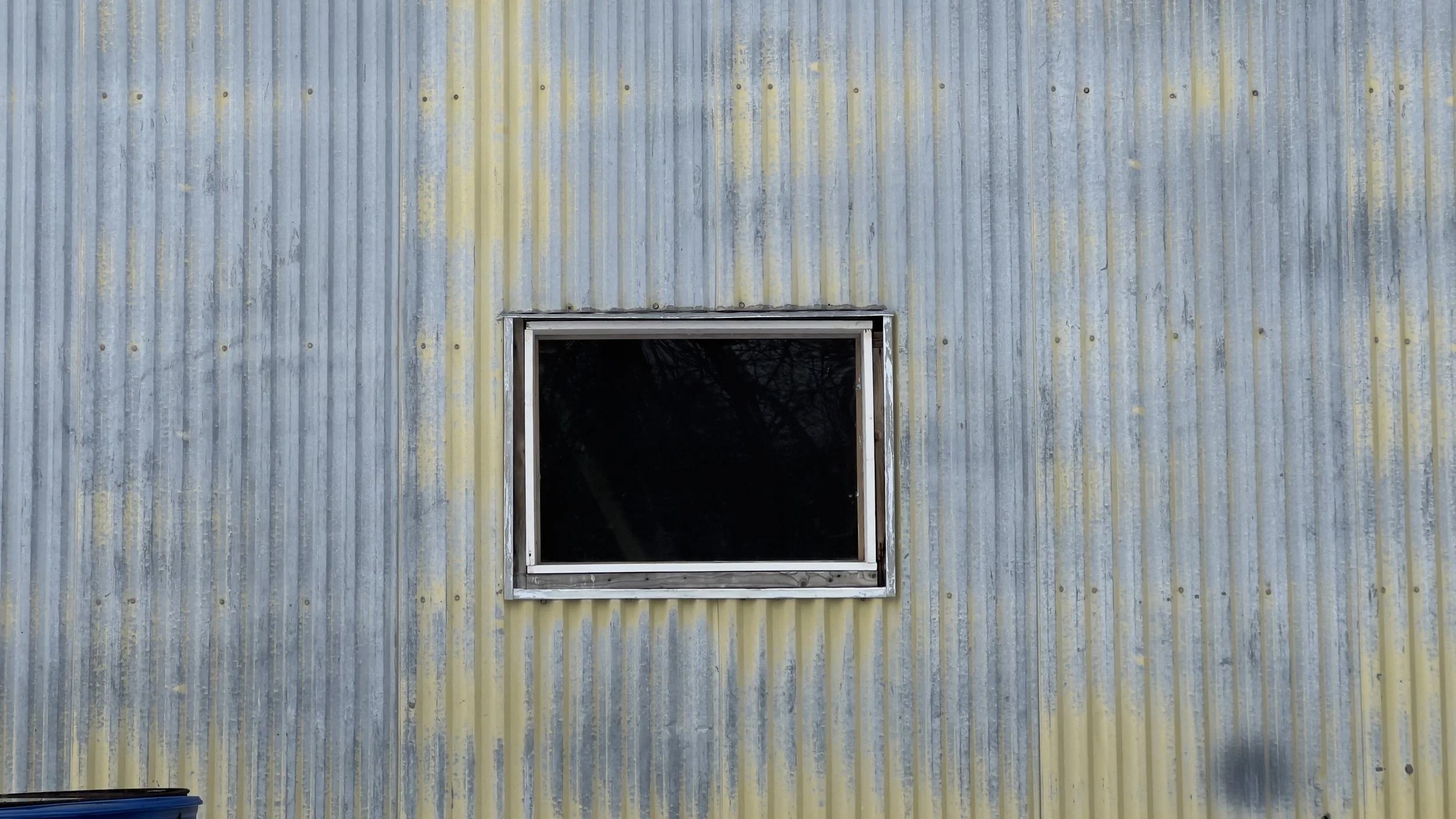 Walking around town I found this homage to Sean Scully.