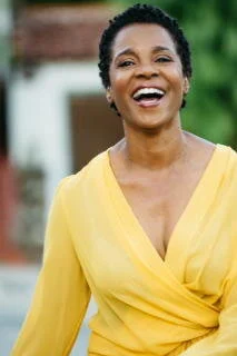 Carnetta Headshot.JPG