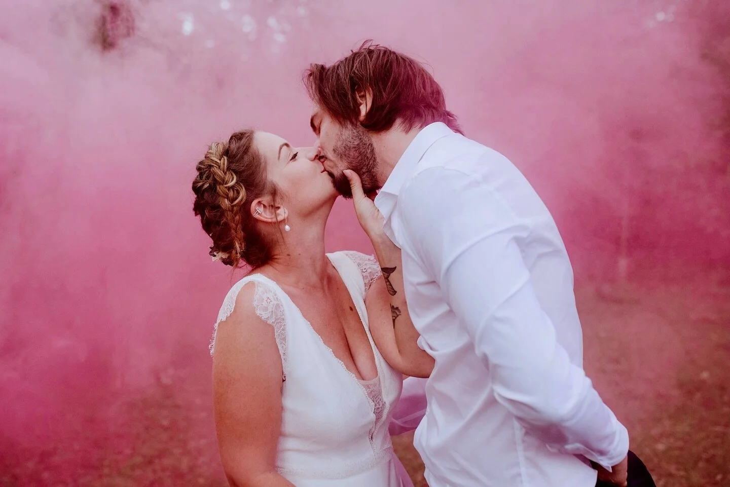 &Agrave; l&rsquo;amour 💗❤️&zwj;🔥&hearts;️
Une belle Saint-Valentin &agrave; tous les amoureux du monde 🌸
Les beaut&eacute;s 👰🏼 🤵🏻&zwj;♂️ @ganemort @veuvescarron 
.
.
.
#lovers #adventures #weddingday #france #clairepushpa #studiopushpa #fontai
