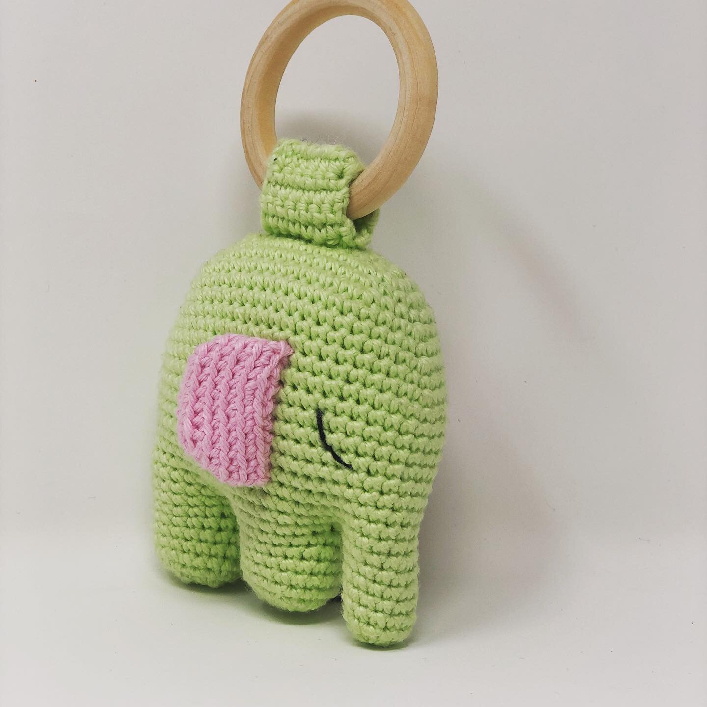 Elephant rattle for small hands 🐘 🌸🌸🌸 pattern by @rnata6744