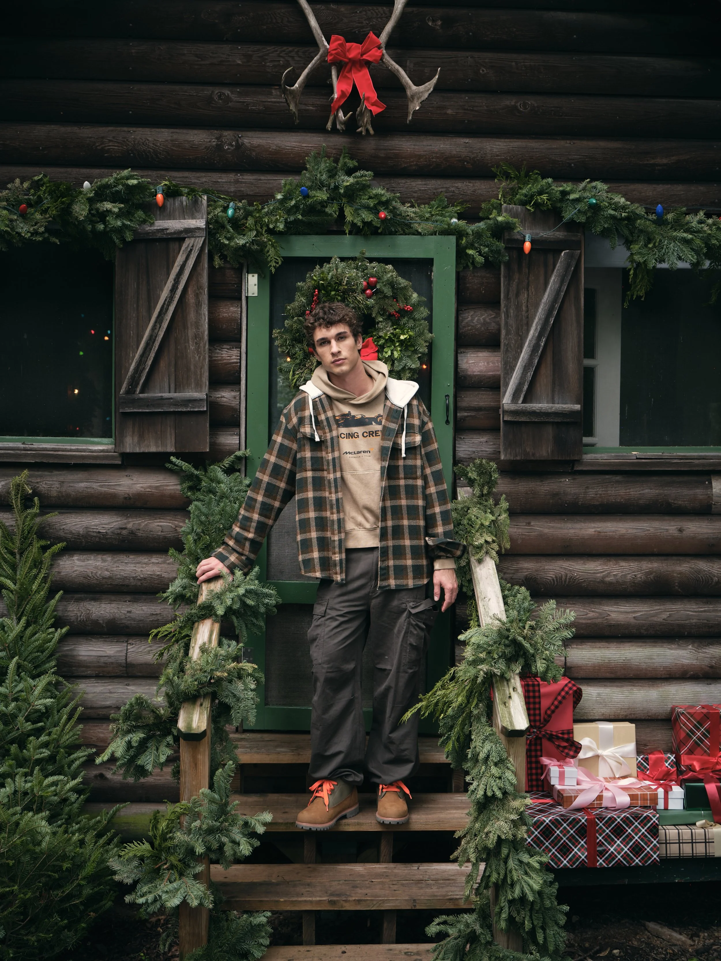 4_KAI_ULTRABAGGYCARGO_HOODEDFLANNEL_HOL2_00025.jpeg