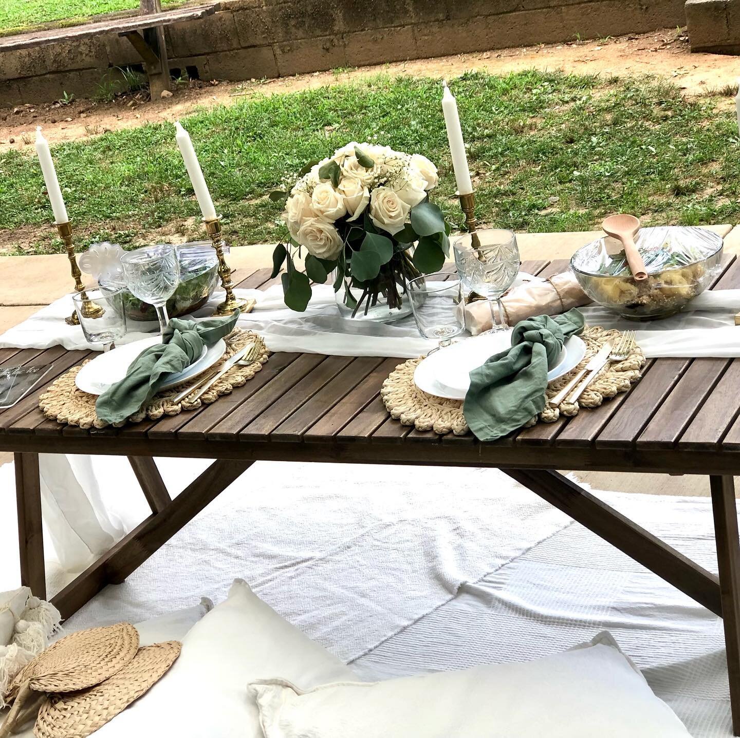 There&rsquo;s just something about small intimate picnics that say &ldquo;I love you!&rdquo;💕💕
We love when you all allow us to help you express that!✨
.
.
.
.
.

#thegatheringpicnicco&nbsp;#clt&nbsp;#cltpicnic&nbsp;#cltpicnics&nbsp;#charlottedate&