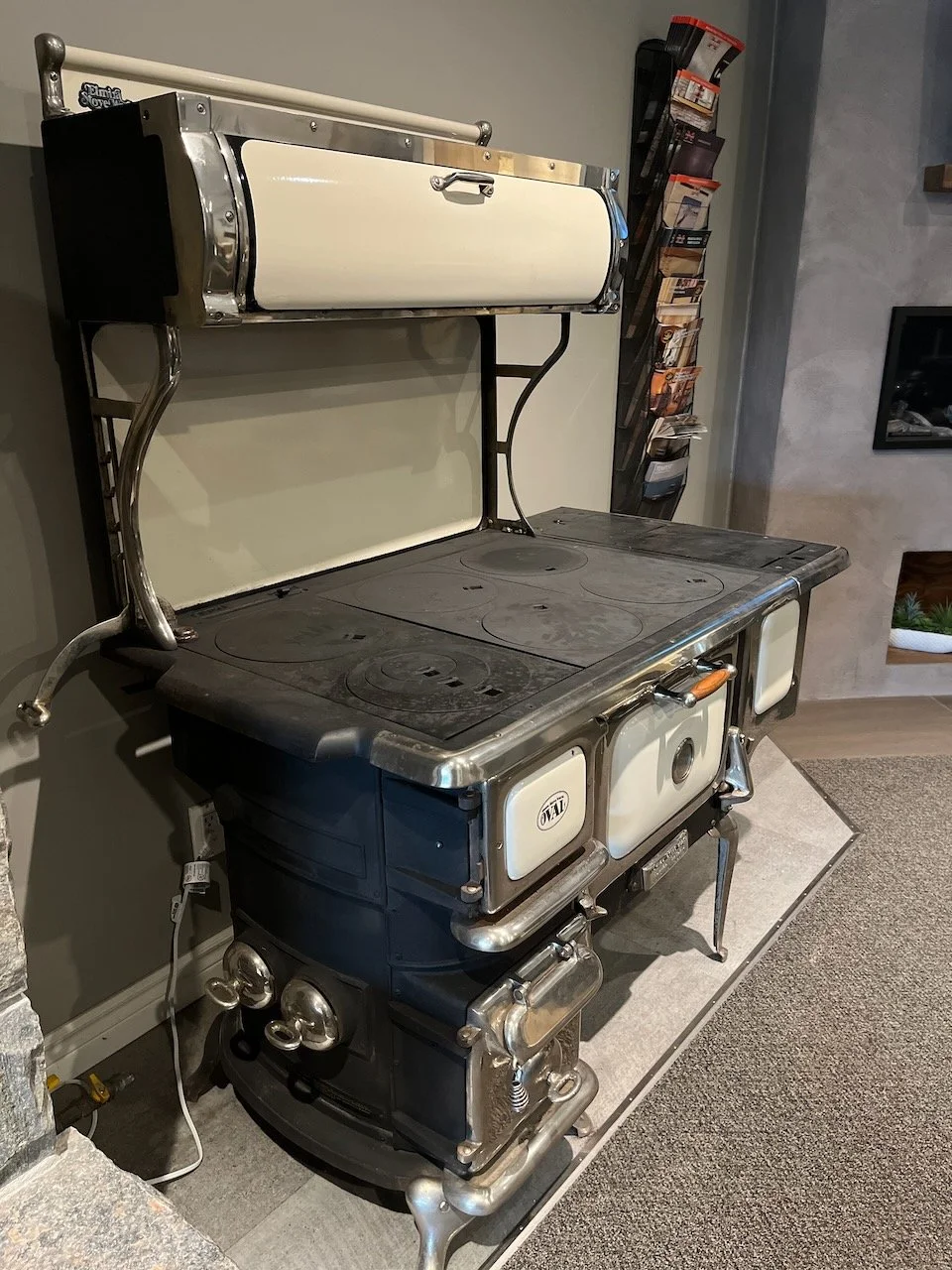 Library - 3 of 7.jpeg