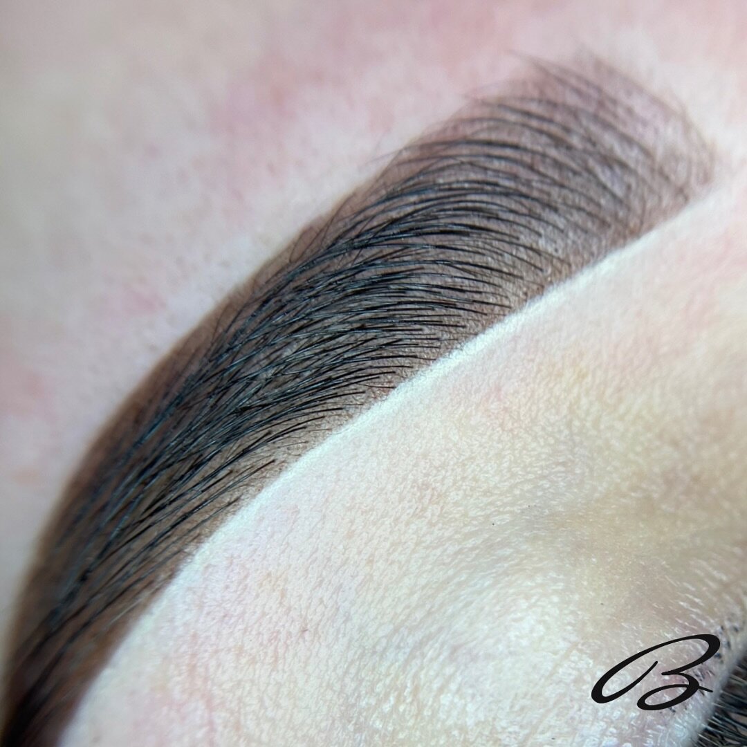 At Blush, we&rsquo;re about the details that take your brows from good to great! 📐 

SERVICE: Brow Sculpt + Dye
ARTIST: Emma
TIME: 30 Minutes
LASTS: 2-4 weeks 
PRICE: $70

WHAT IS BROW DYE?
Brow Dye AKA Hybrid Dye permanently colours the brow hairs 