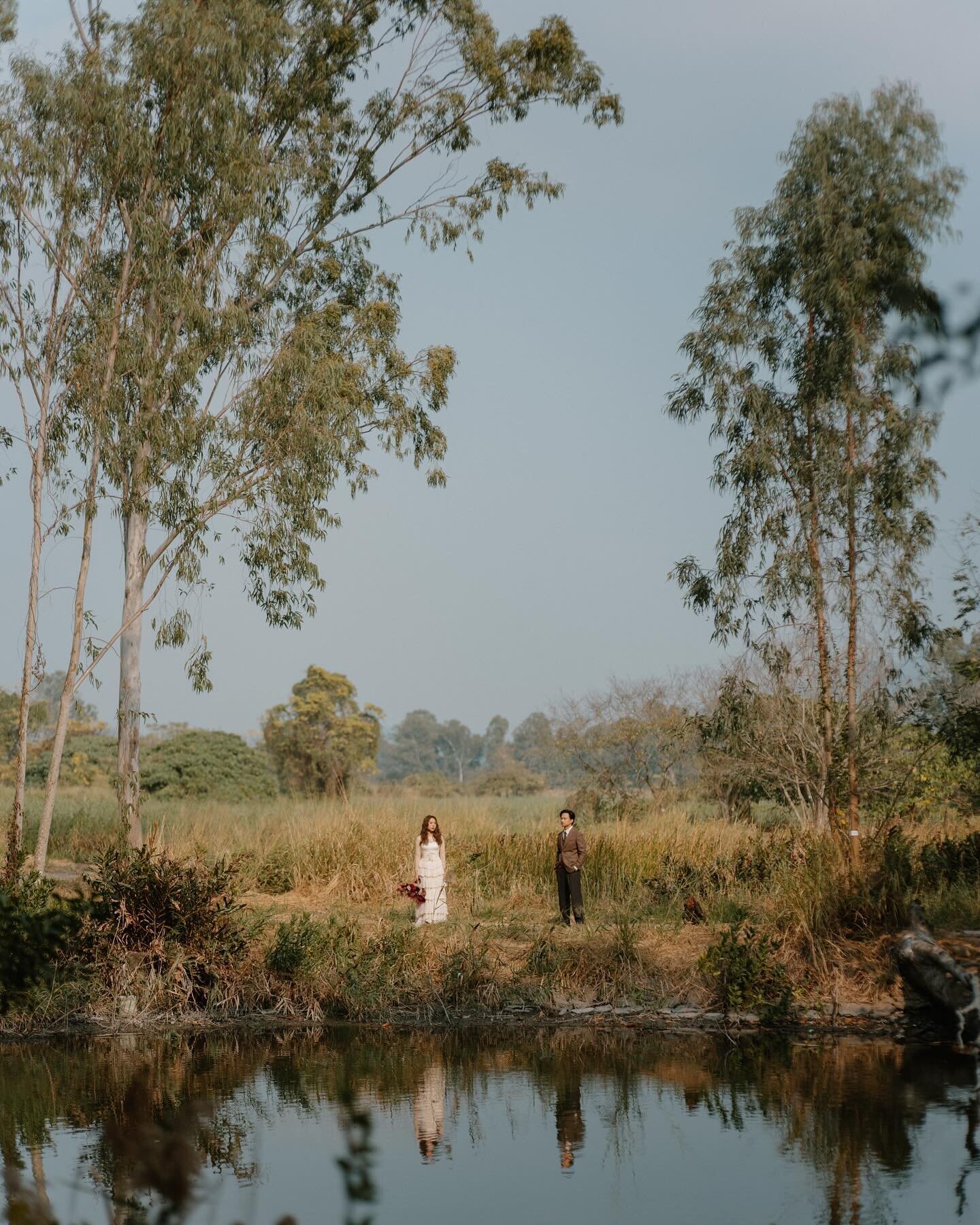 C&amp;KT was the first wedding of the year and they totally rock it!! The coolest couple I&rsquo;ve ever shot! @chloeleeee was the only bride I don&rsquo;t even bother to ask her to stand straight cause she just born to have this rustic vintage vibe 