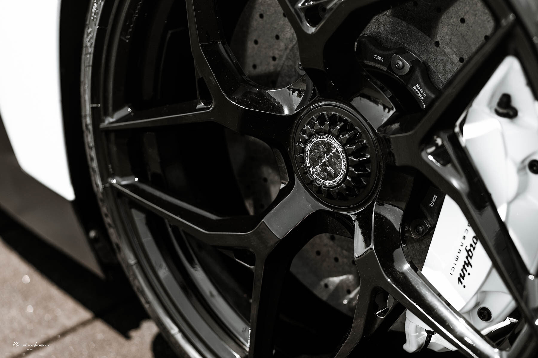 white-lamborghini-aventador-black-wheels-brixton-forged-pf5-concave-1-1800x1200.jpg