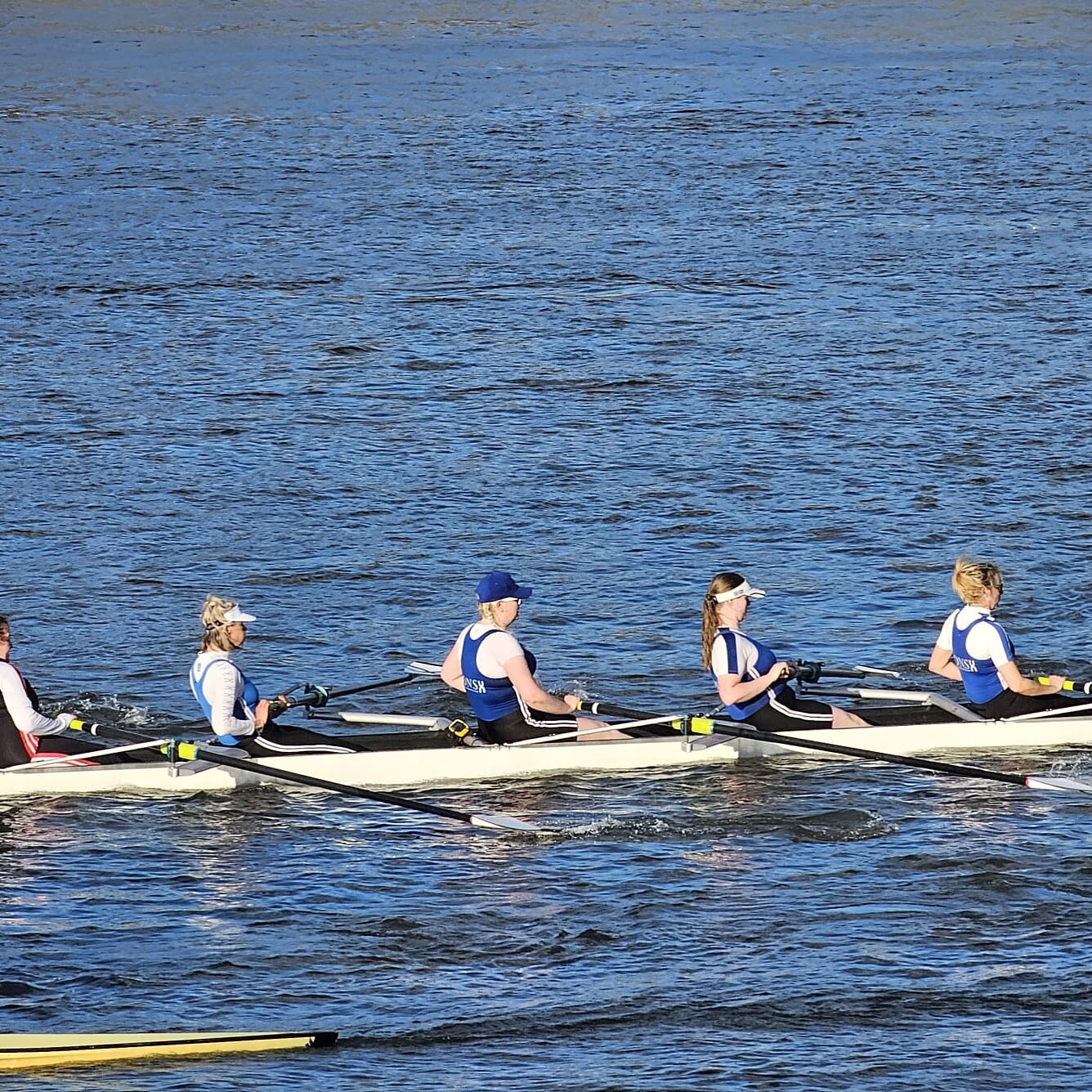 Big congrats to Katie, our Head of Clinic @putneychiropractic, whose team finished third in their category in the women's Head of The River race! 🥉 

We&rsquo;re keeping her well-adjusted 💆🏼&zwj;♀️ while @groundcoffeesociety are keeping her caffei