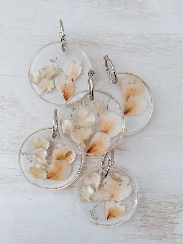 Thoughtful preserved flower tokens — Embedded Blooms