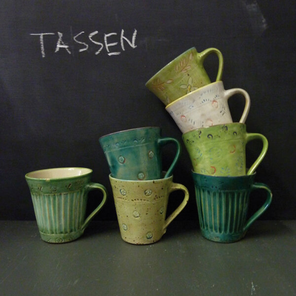 The cups by Judith Radl are typical everyday objects and fall into the category of utility ceramics.