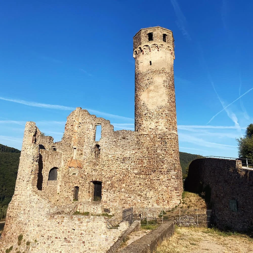 Ehrenfels castle ruins front view