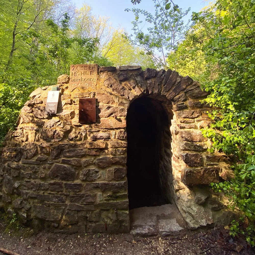 zauberhoehle.jpg
