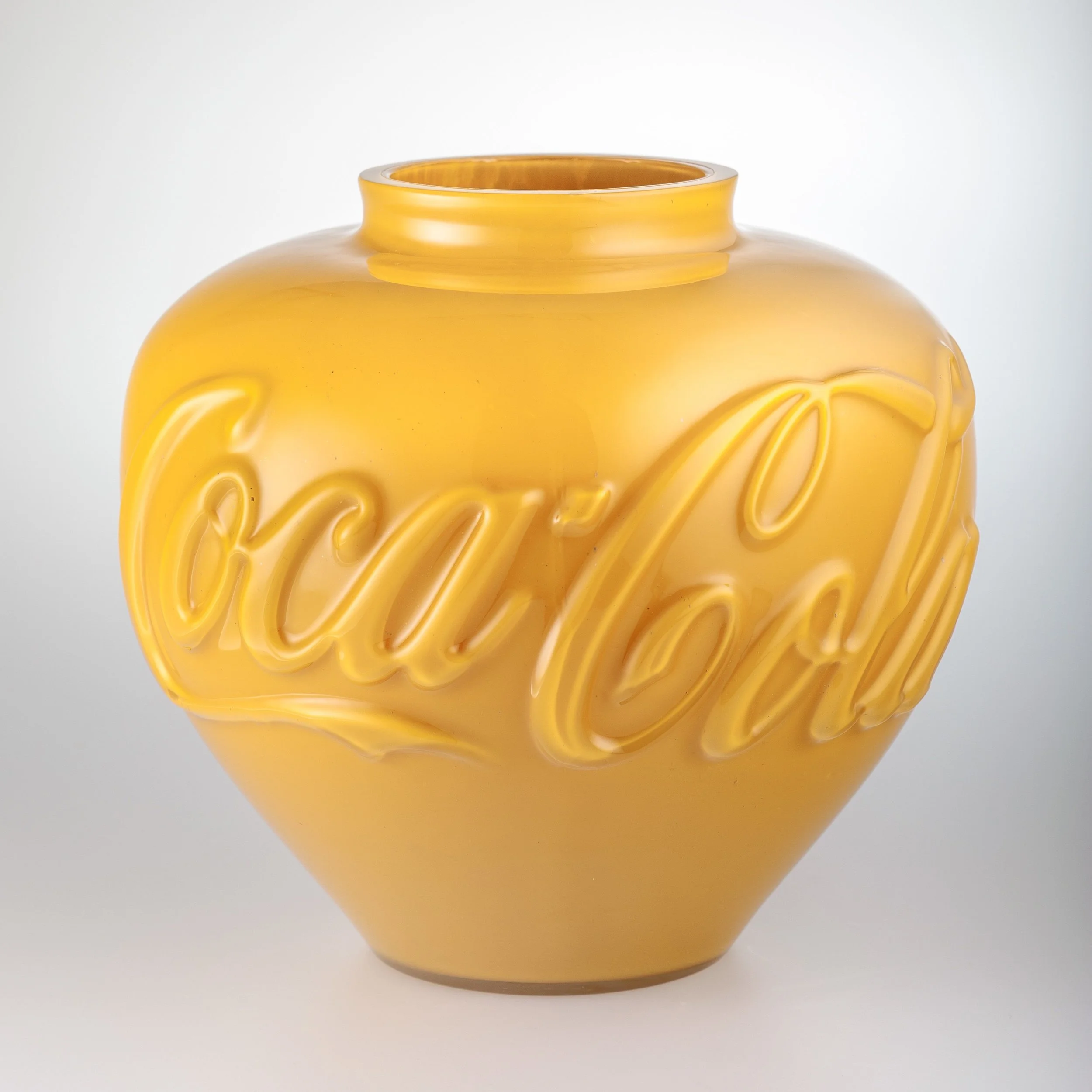 Ai Weiwei
Vase (Mustard)
2024
Murano Glass
22 × 22 × 20.5 cm
(8.7 × 8.7 × 8.1 in)
