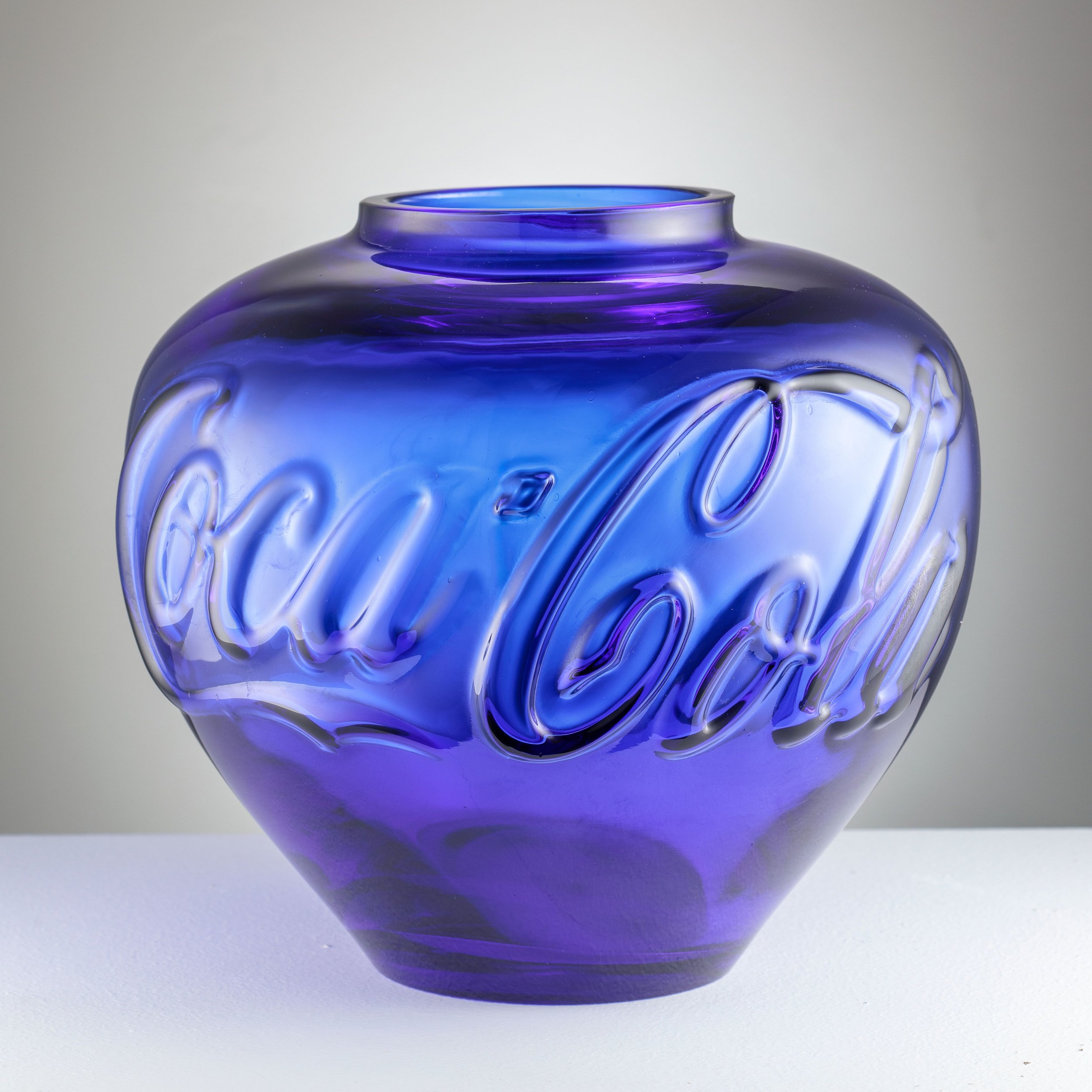 Ai Weiwei
Vase (Blue)
2024
Murano Glass
22 × 22 × 20.5 cm
(8.7 × 8.7 × 8.1 in)