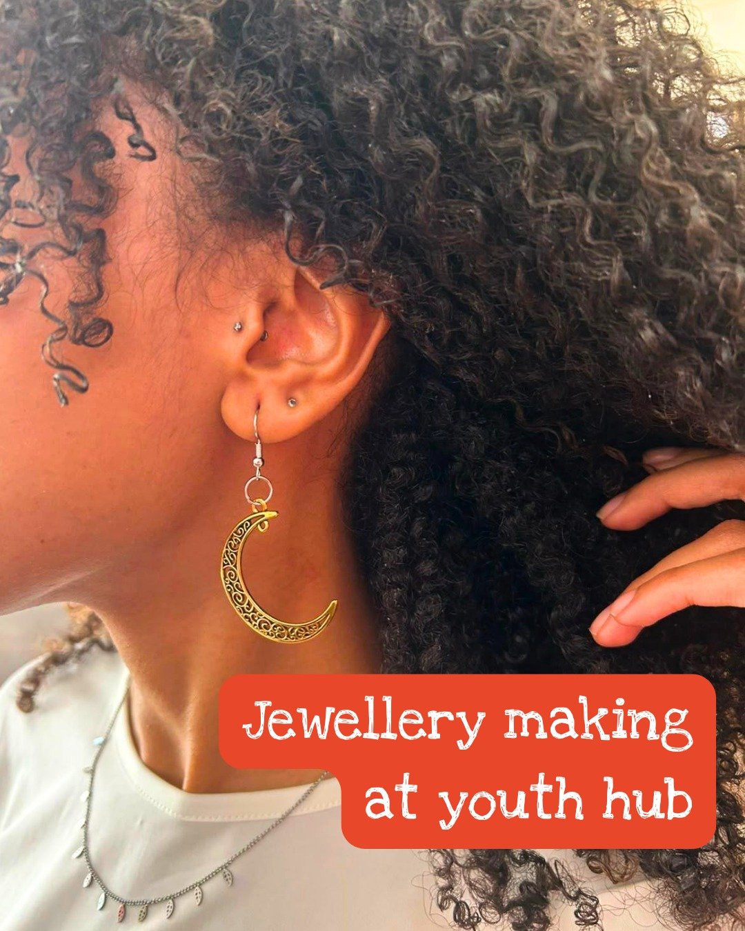 Our youth hub in Croydon turned into a mini jewellery studio. Young people made earrings, necklaces and bracelets to wear and to gift each other. 💍🧡

Craft offers young people the chance to be creative together and make something meaningful, choosi