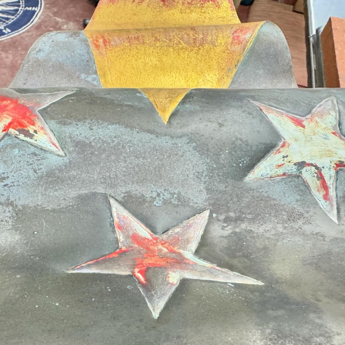 Edgartown Yacht Club Burgee ready for another 20 yrs of guiding mariners through Edgartown harbor. @tuckandholand @edgartownyc #gilding #weathervane #burgee #yachtclub #edgartown #marthasvineyard #atelier #artiststudio #craftsmanship #seppleaf #palla