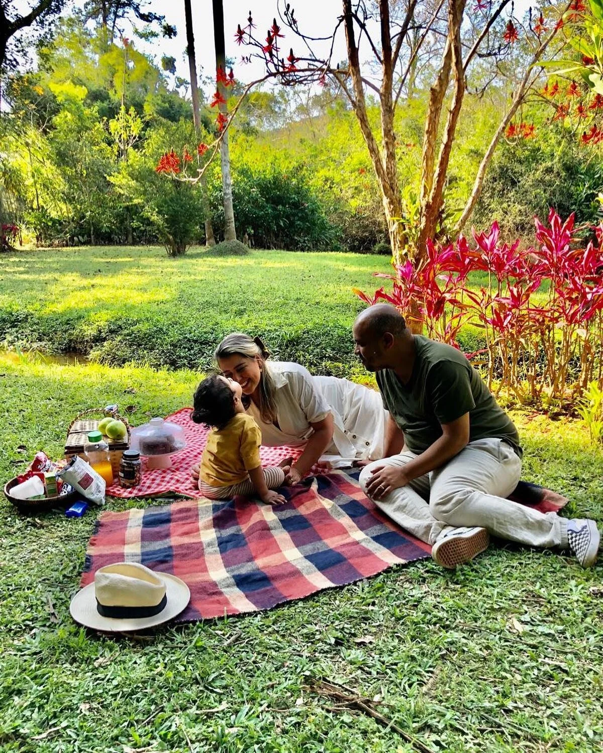 Que tal aproveitar um fim de semana relaxante em fam&iacute;lia, pertinho de S&atilde;o Paulo, em meio &agrave; natureza com toda a seguran&ccedil;a e privacidade que estamos buscando neste momento?!

A @aneglima e o @thiagogrulha enviaram pra gente 