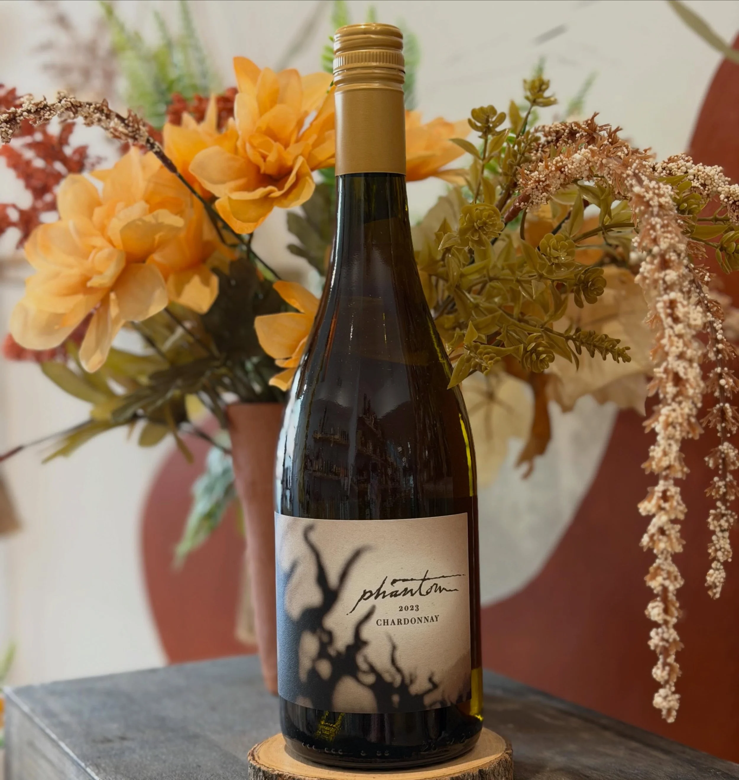 Stop by this Friday between 5-7 and try this rich, balanced Chardonnay showing notes of ripe pear, apple and citrus zest layered over subtle vanilla with a soft, oaky finish! Smooth, easy-drinking and the perfect transition into the weekend!!