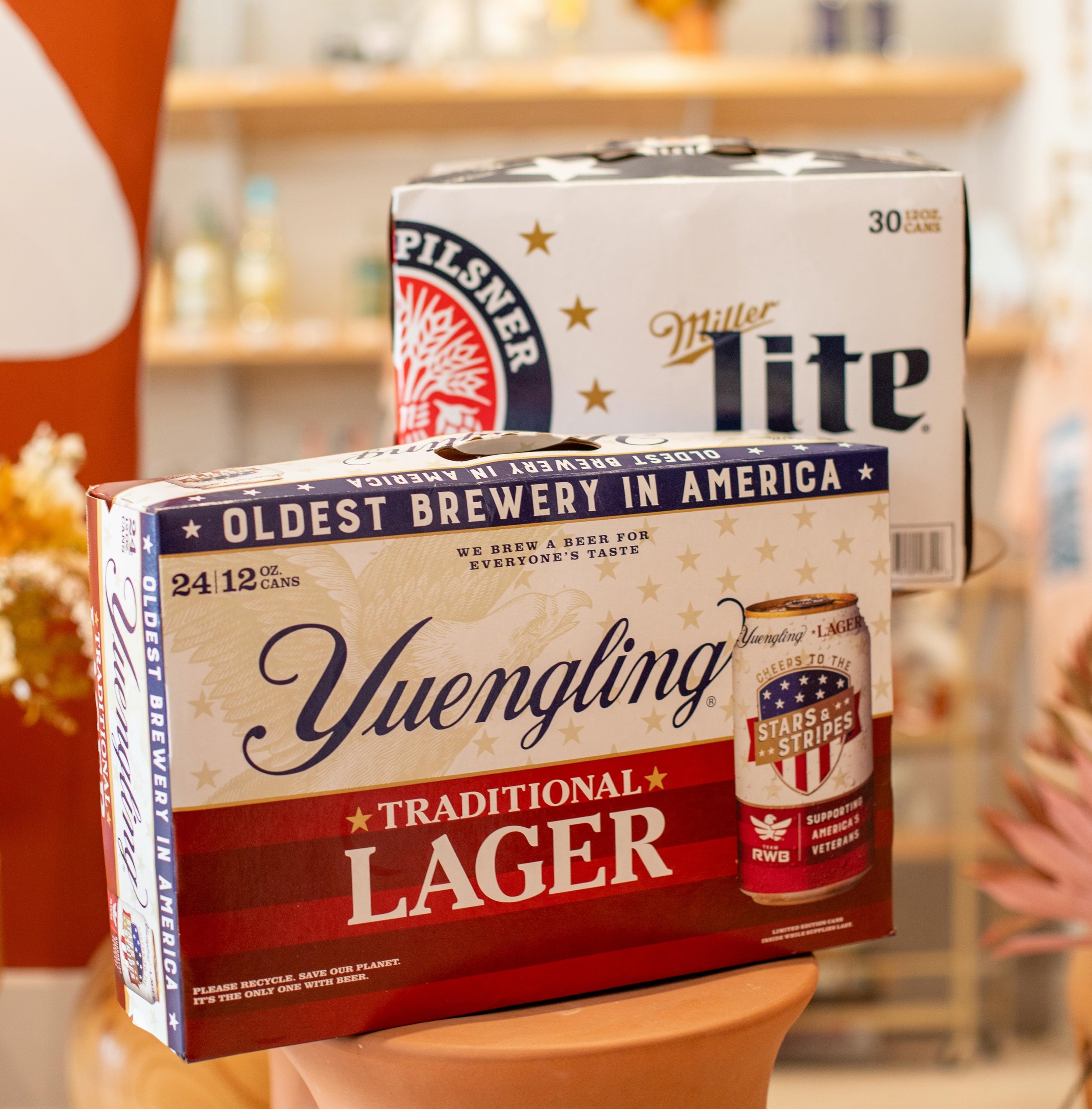 Happy Memorial Day weekend! 

Be sure to stop in and stock up before the long weekend kicks off! 🍻