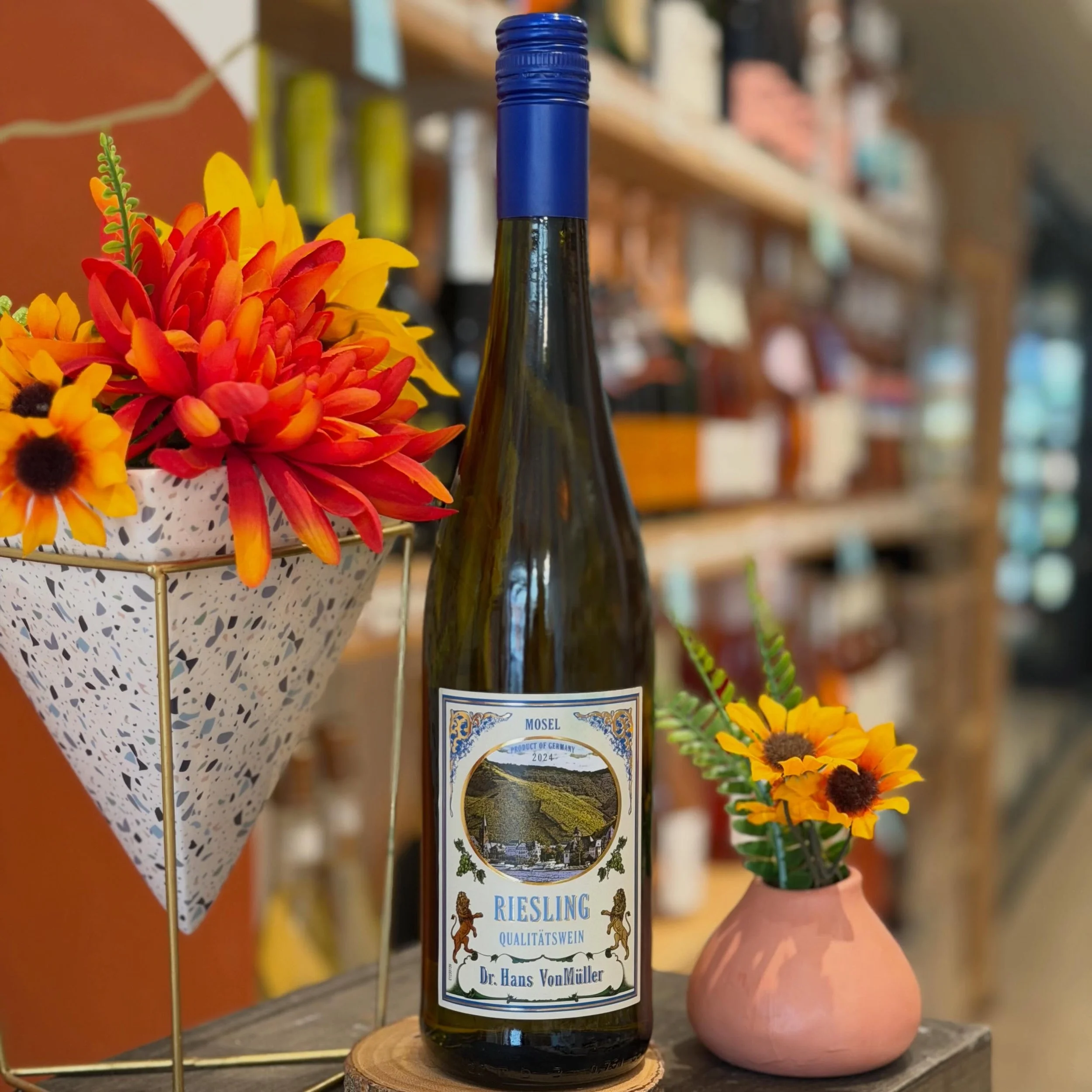 Sweet, crisp, and made for summer ☀️ 

Stop by this Friday 5-7 and taste this refreshing Riesling packed with peach, citrus, and juicy fruit flavors. The perfect sweet white to sip all season long.