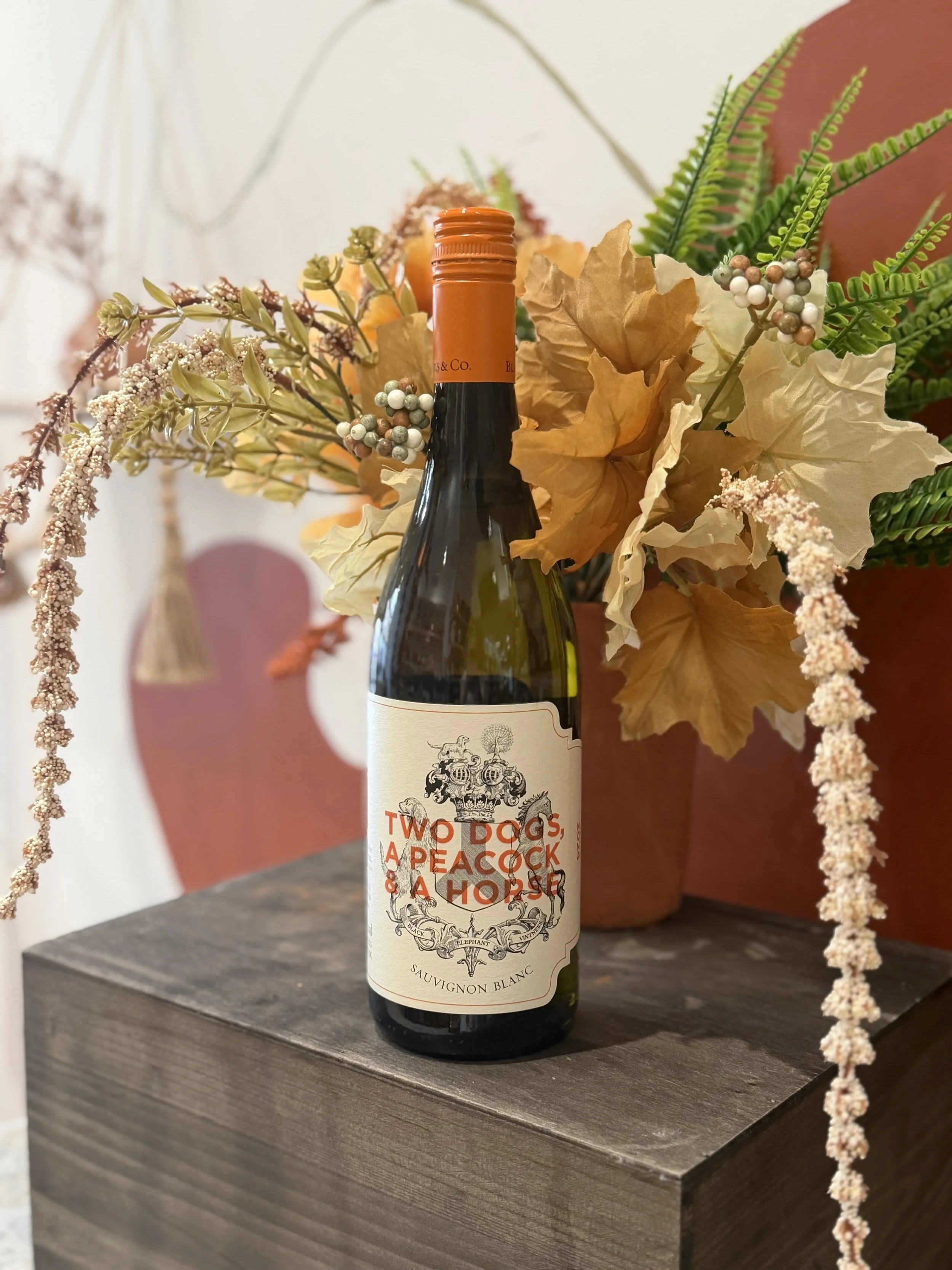 TWO DOGS, A PEACOCK & A HORSE SAUVIGNON BLANC