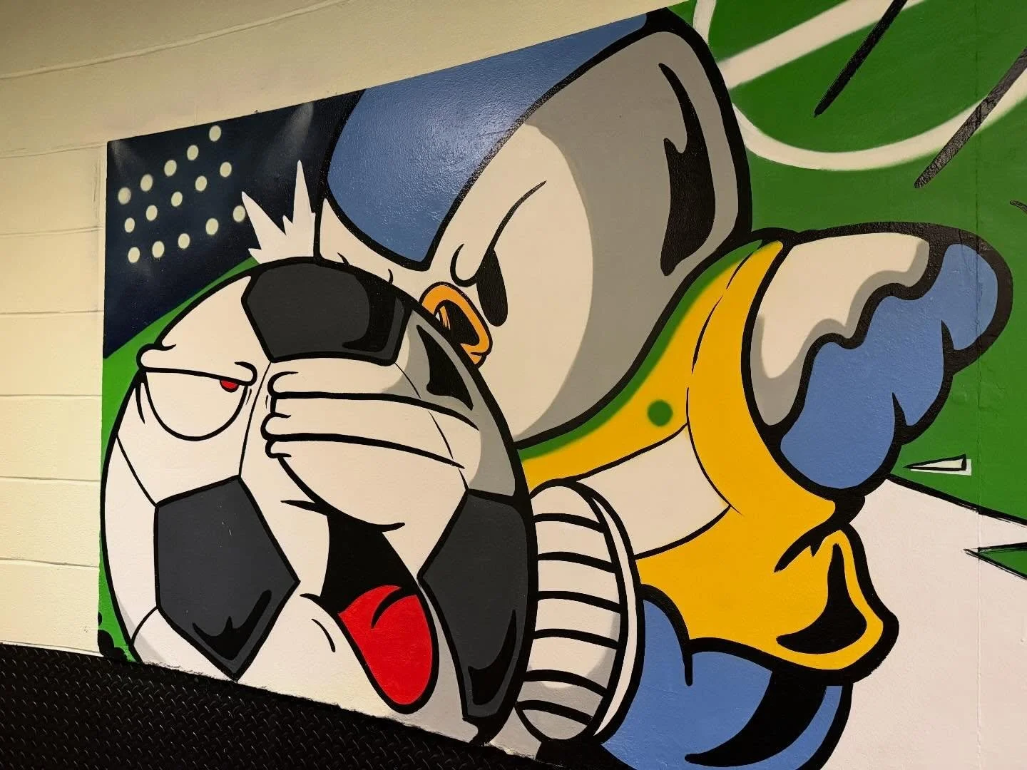 &ldquo;little Bird&rdquo;
Hard to get full shots it cause the space was tight and the piece was long 🌞 but here is the soccerhouse mural in all of its glory.
.
#birdmilk #chicago #soccerhouse #littlebird