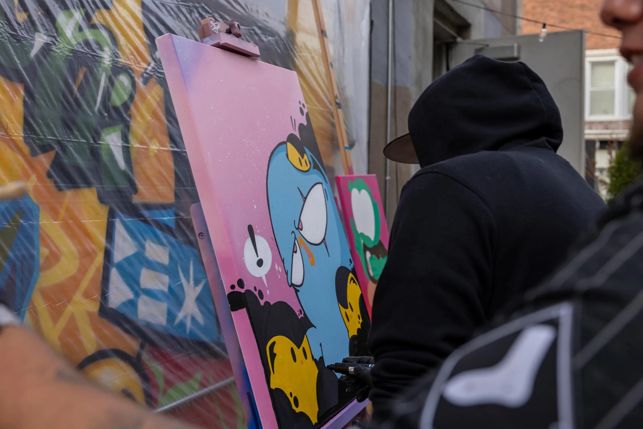 Some cool shots from the Rattle cans event last Sunday at @ramovachicago . Big shoutout to @poetrybyboots @offhoursbeerco for having us and @_jennlynnphoto for the awesome pics!
Always a blast painting and hanging with the homies